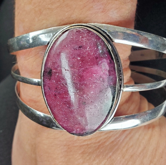 New Ruby Zoisite 925 Silver Cuff Bracelet. - Picture 12 of 16